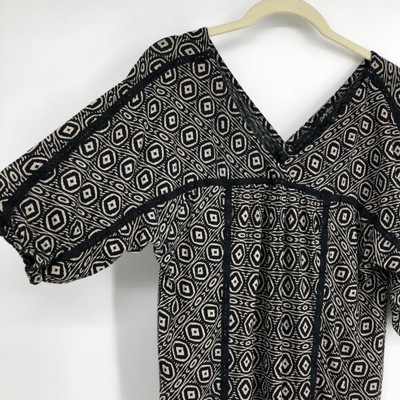 Lucky Brand Black and White Hayley Geo Print V-neck 1/2 Sleeve top S - Picture 6 of 13